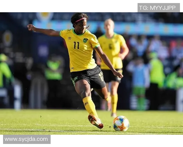 巴拿马足球明星辫子造型引领时尚潮流展现个人风格与魅力