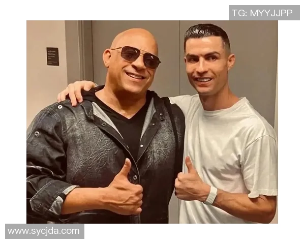 足球明星与好莱坞巨星的魅力交汇：运动与娱乐的完美融合之旅